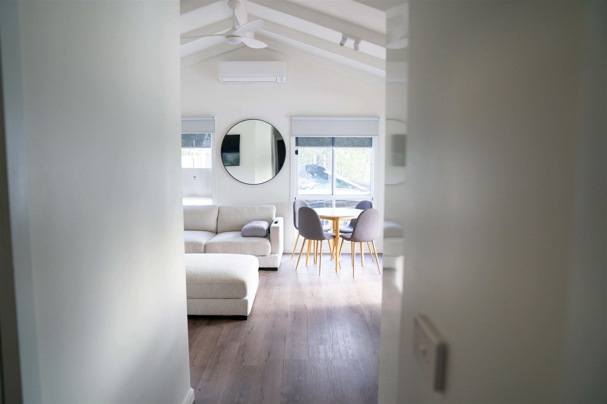 Fully Furnished Lakeside Escape – 2
