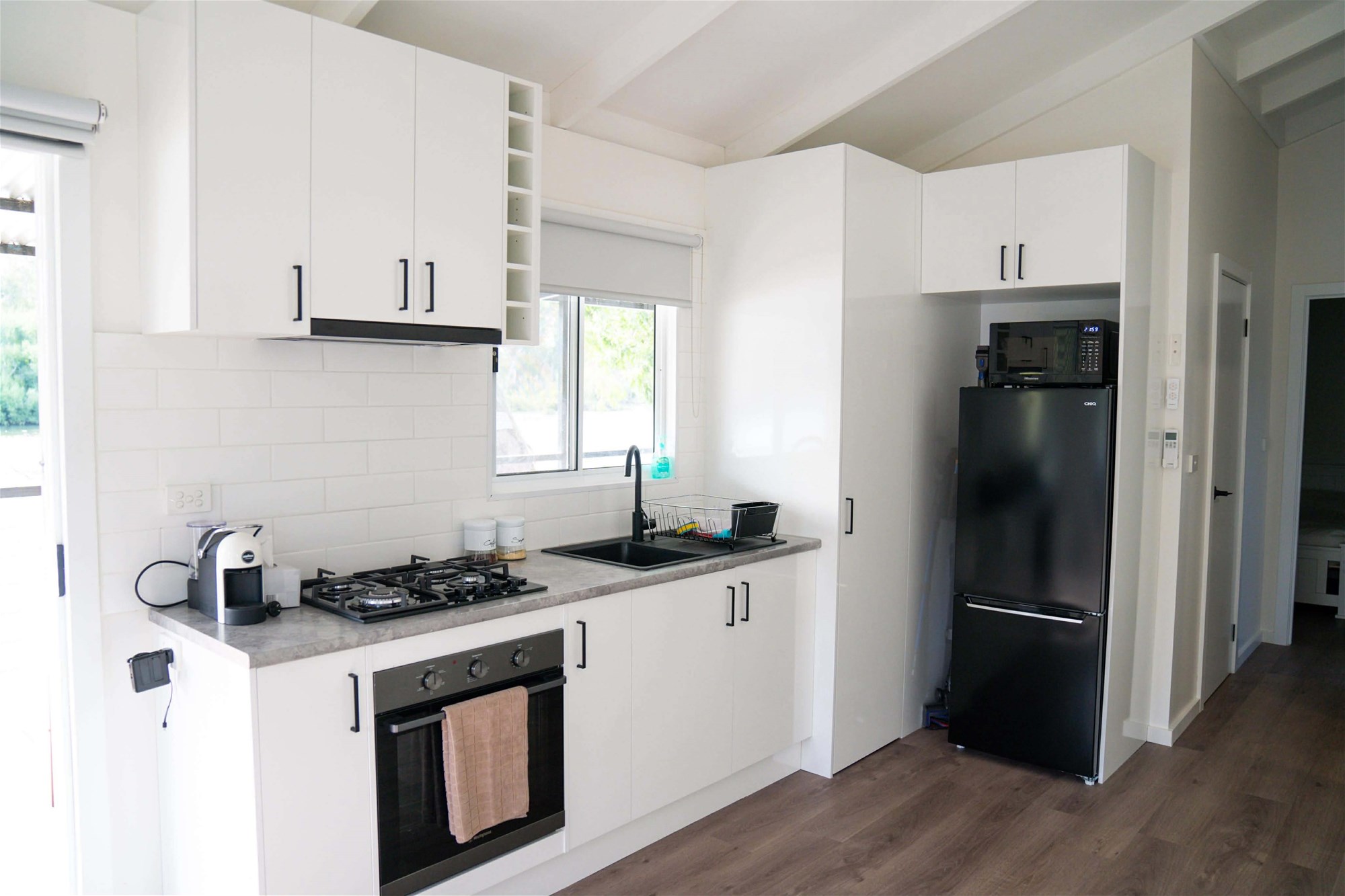 Fully Furnished Lakeside Escape – 3