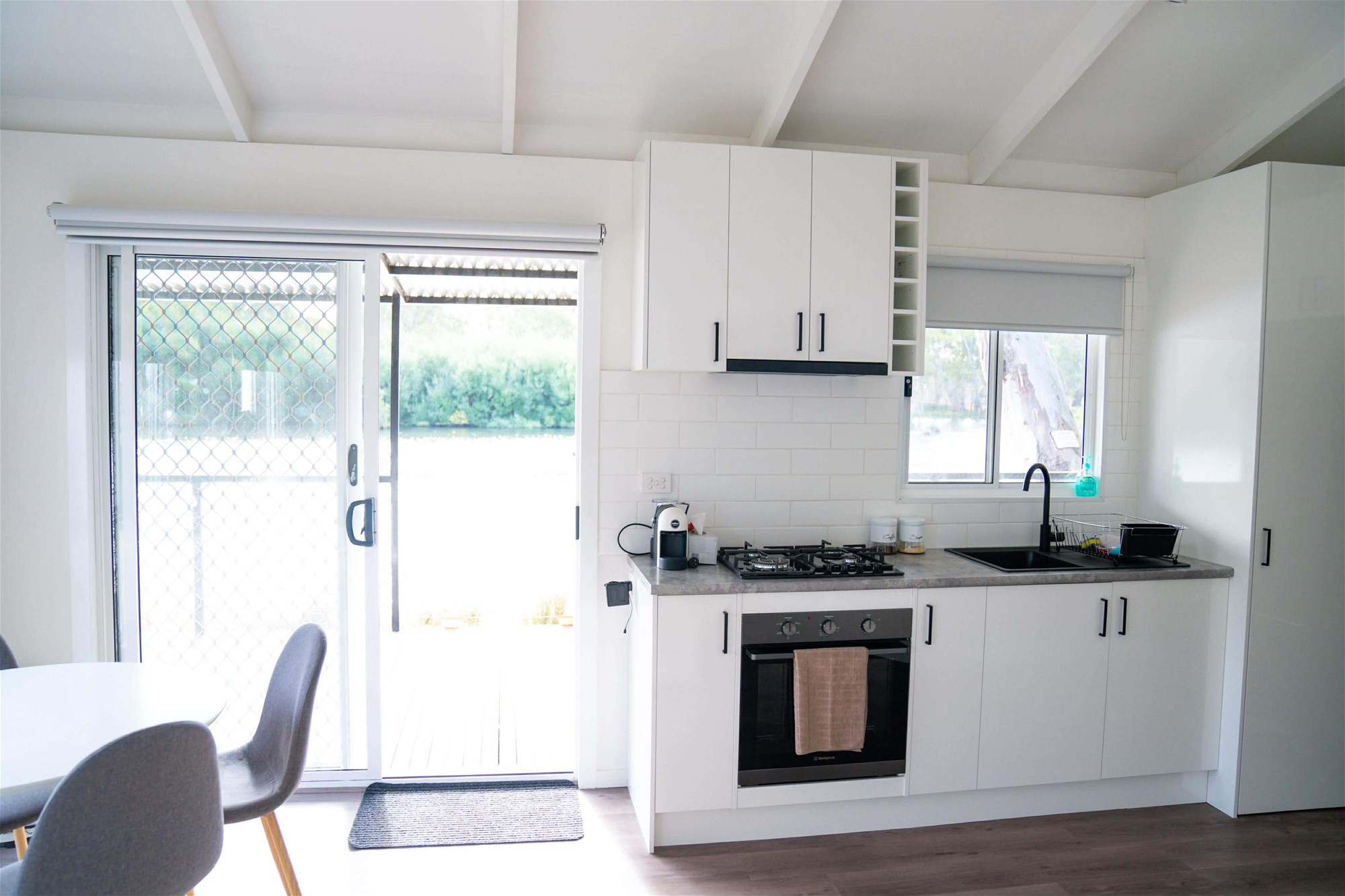 Fully Furnished Lakeside Escape – 7
