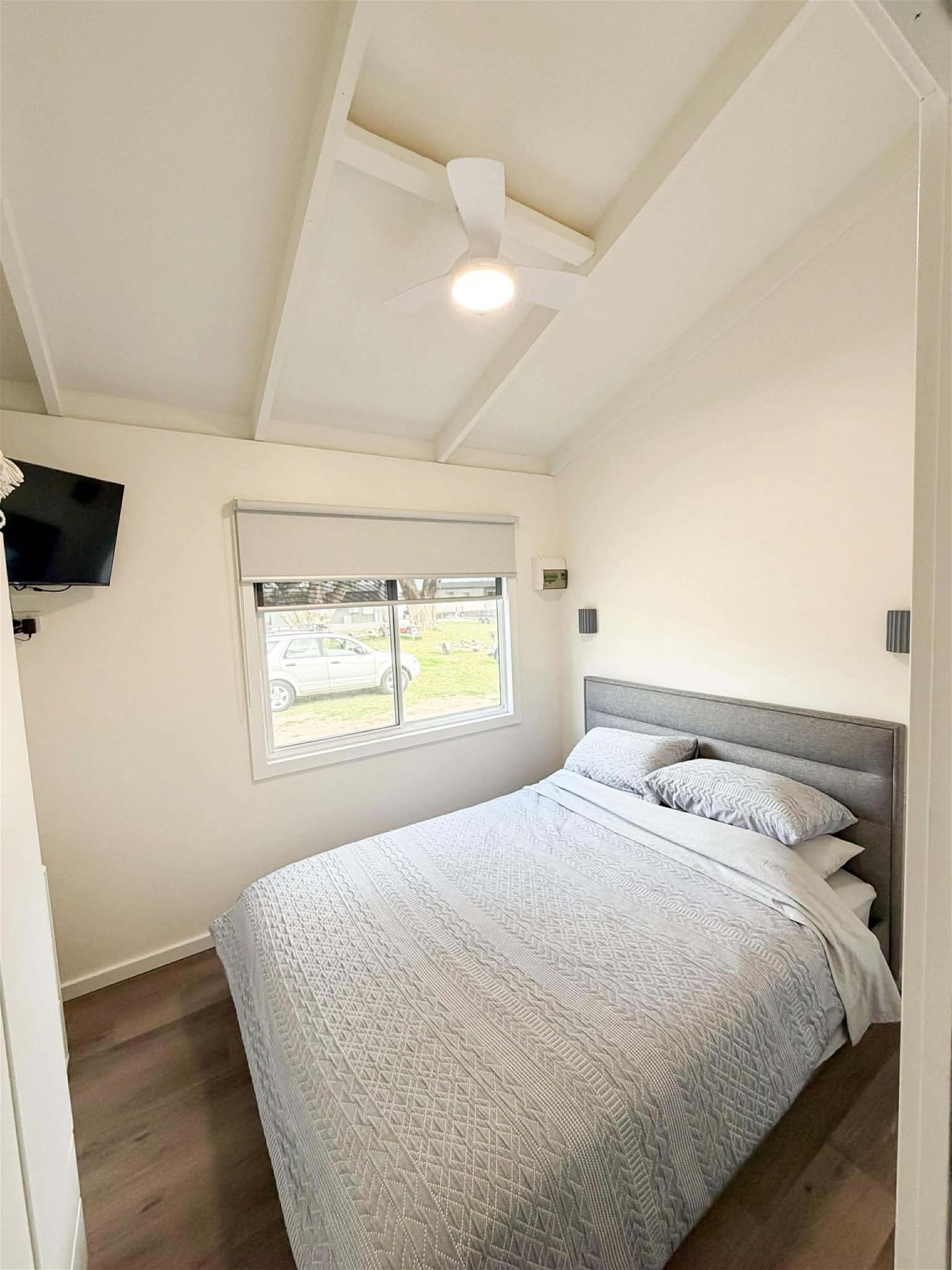 Fully Furnished Lakeside Escape – 8