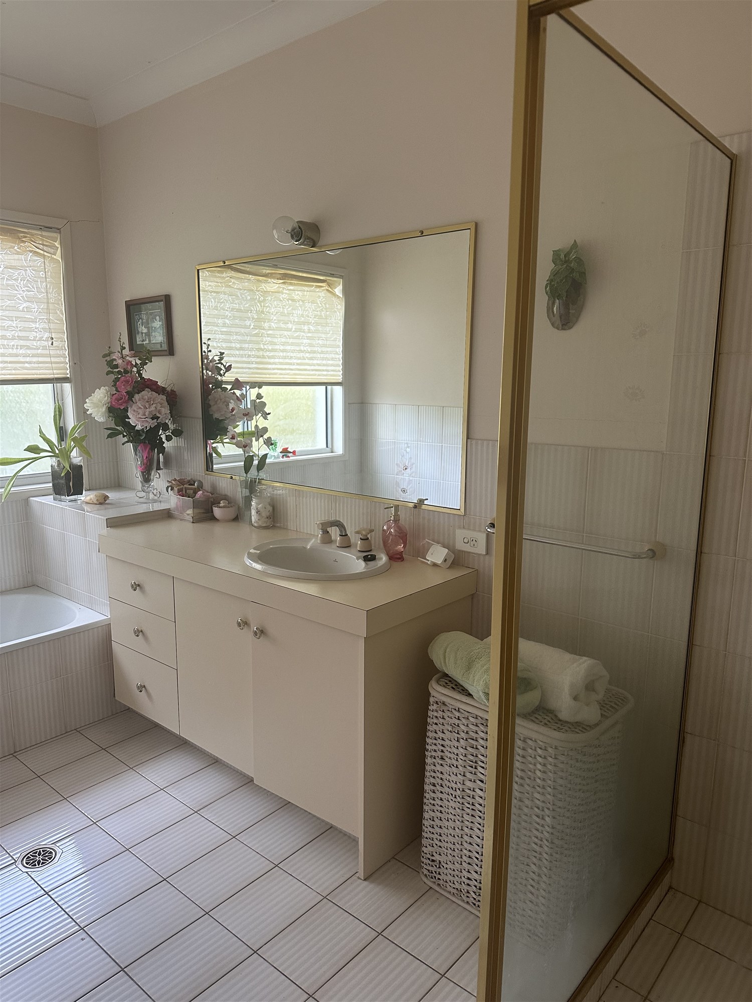 Large block, prime location & 5