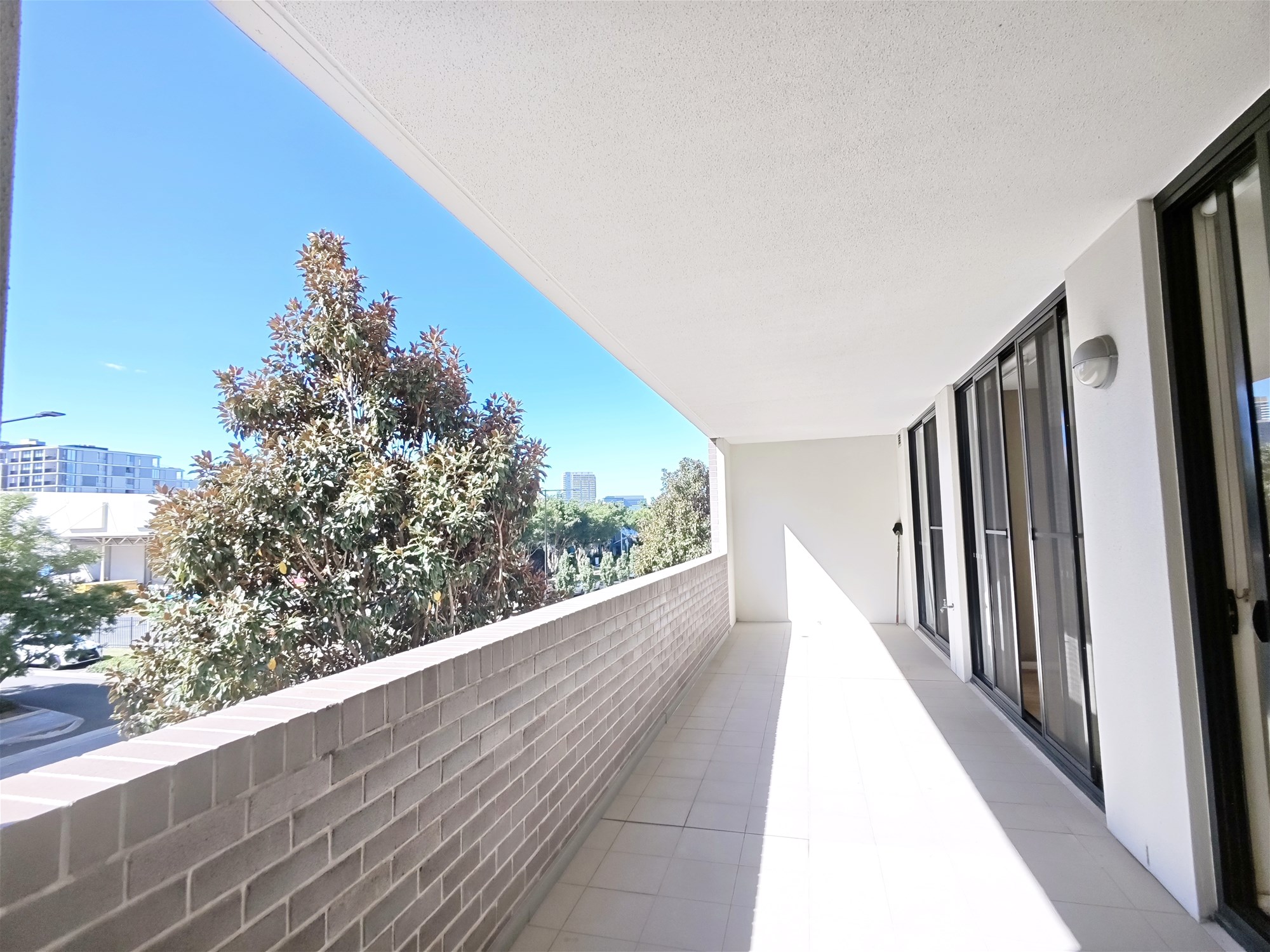 Sun-Drenched North-Facing Apartment in Prime 7