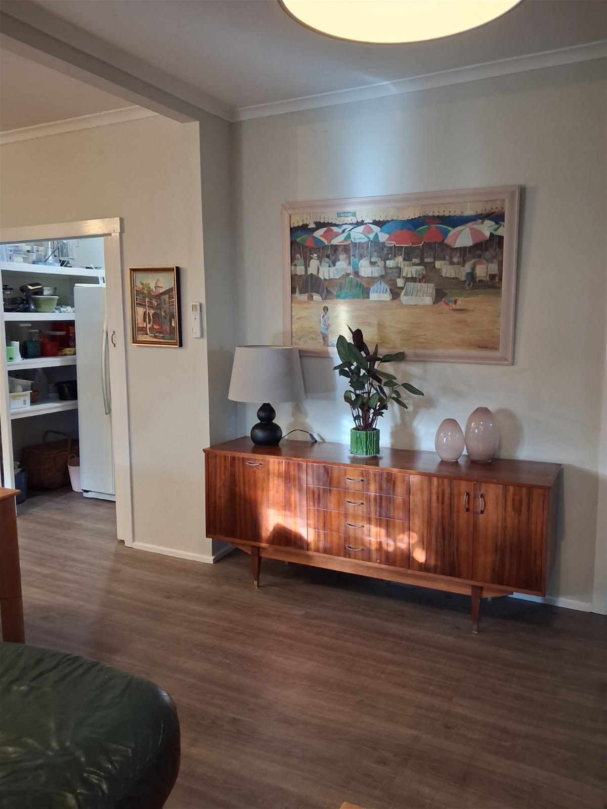 Peaceful Corner-Block Living with Space, Privacy & Potential, photo 5