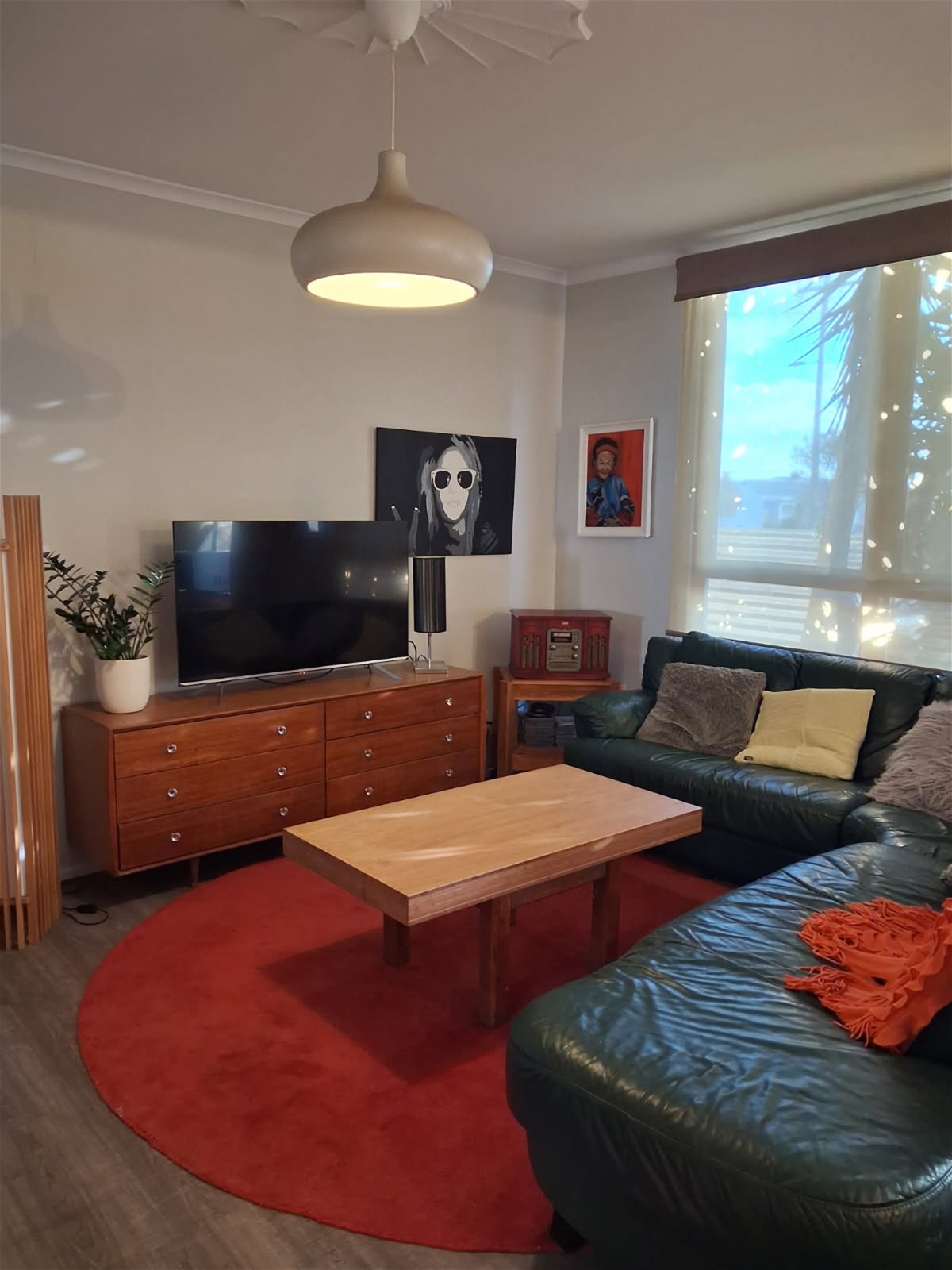 Peaceful Corner-Block Living with Space, Privacy & Potential, photo 4