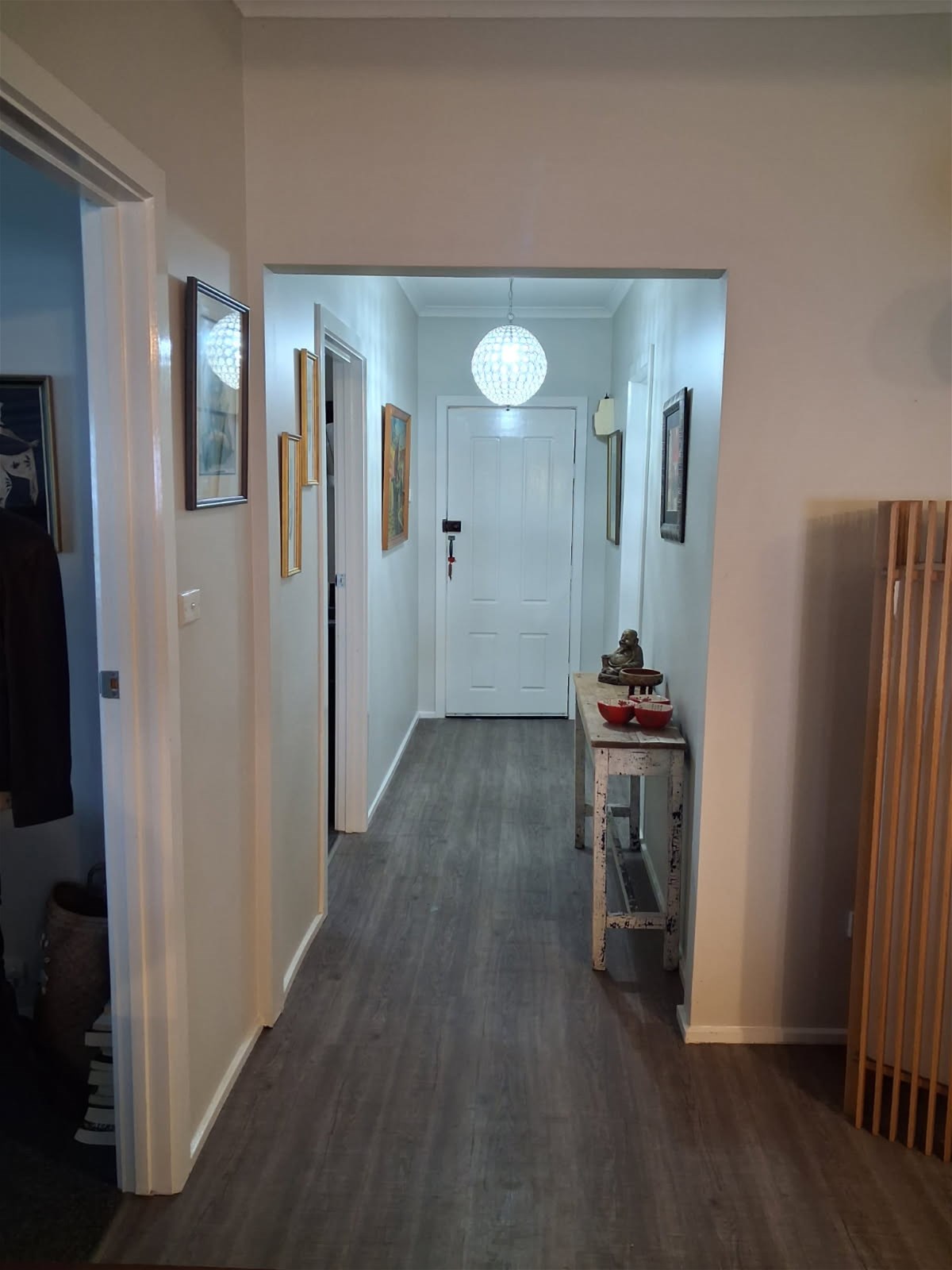 Peaceful Corner-Block Living with Space, Privacy & Potential, photo 8