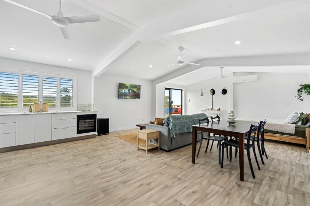 Rare Yeppoon Acreage – 4 Beds, Granny Flat, 16m x 9m Shed & Huge Enclosure, photo 3