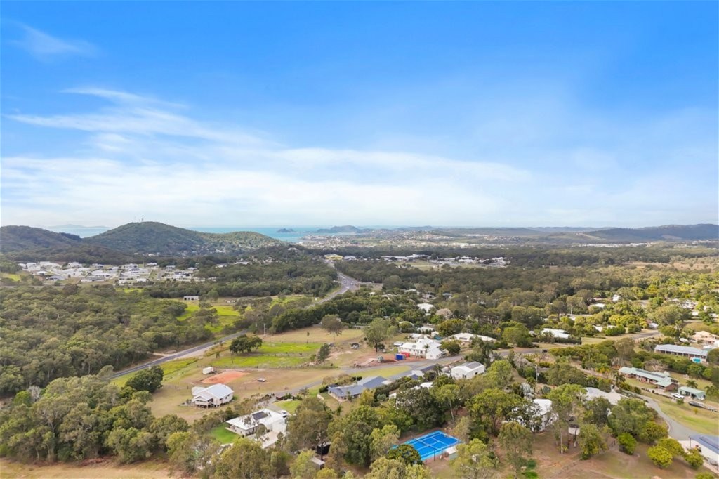 Rare Yeppoon Acreage – 4 Beds, Granny Flat, 16m x 9m Shed & Huge Enclosure, photo 27