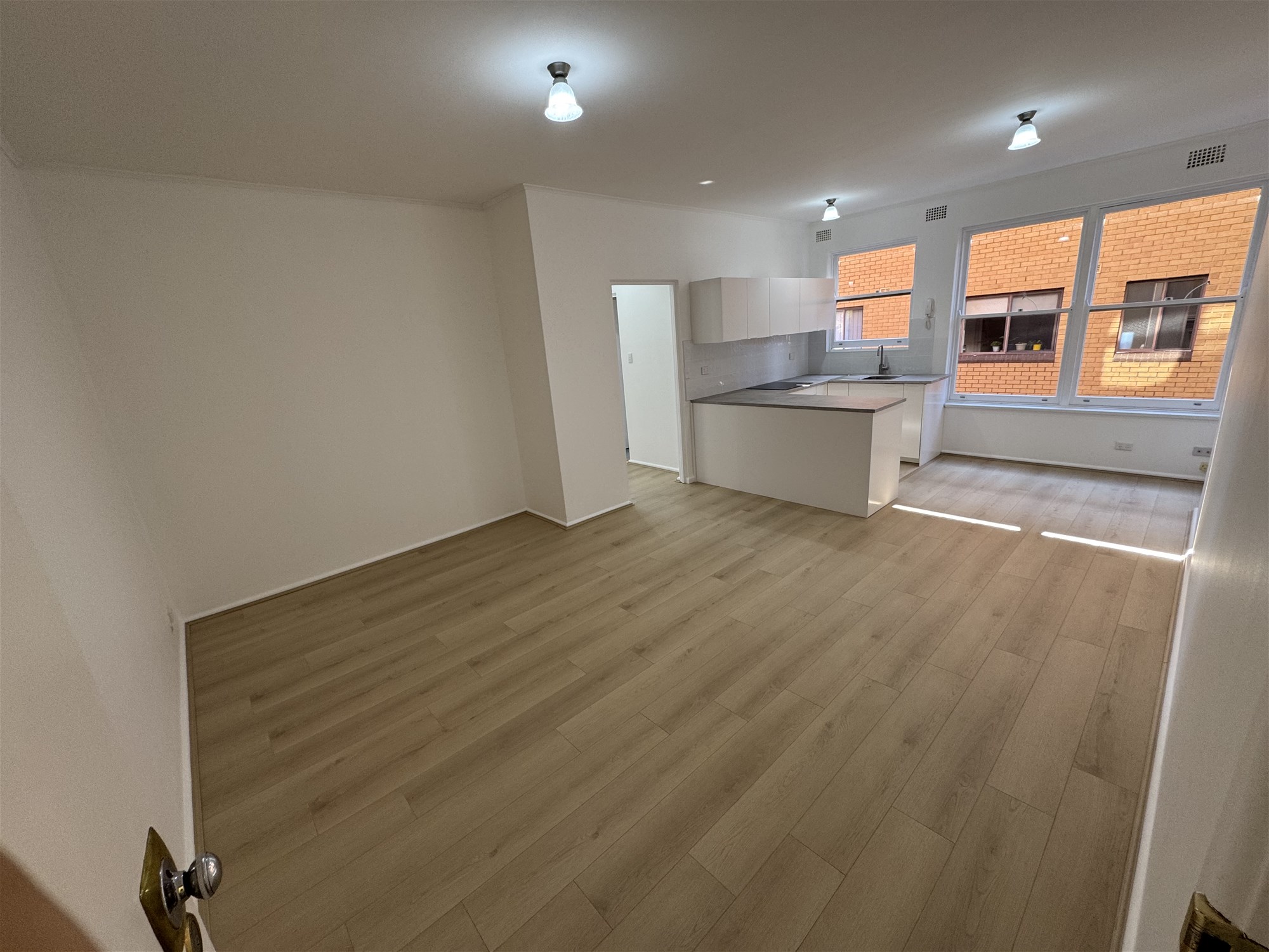 Freshly renovated apartment in close proximity to the beach, photo 2