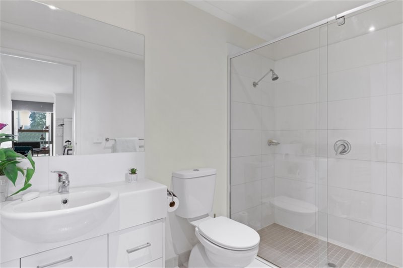 Nest or invest with this spacious 2×2 apartment in amenity-rich location., photo 5