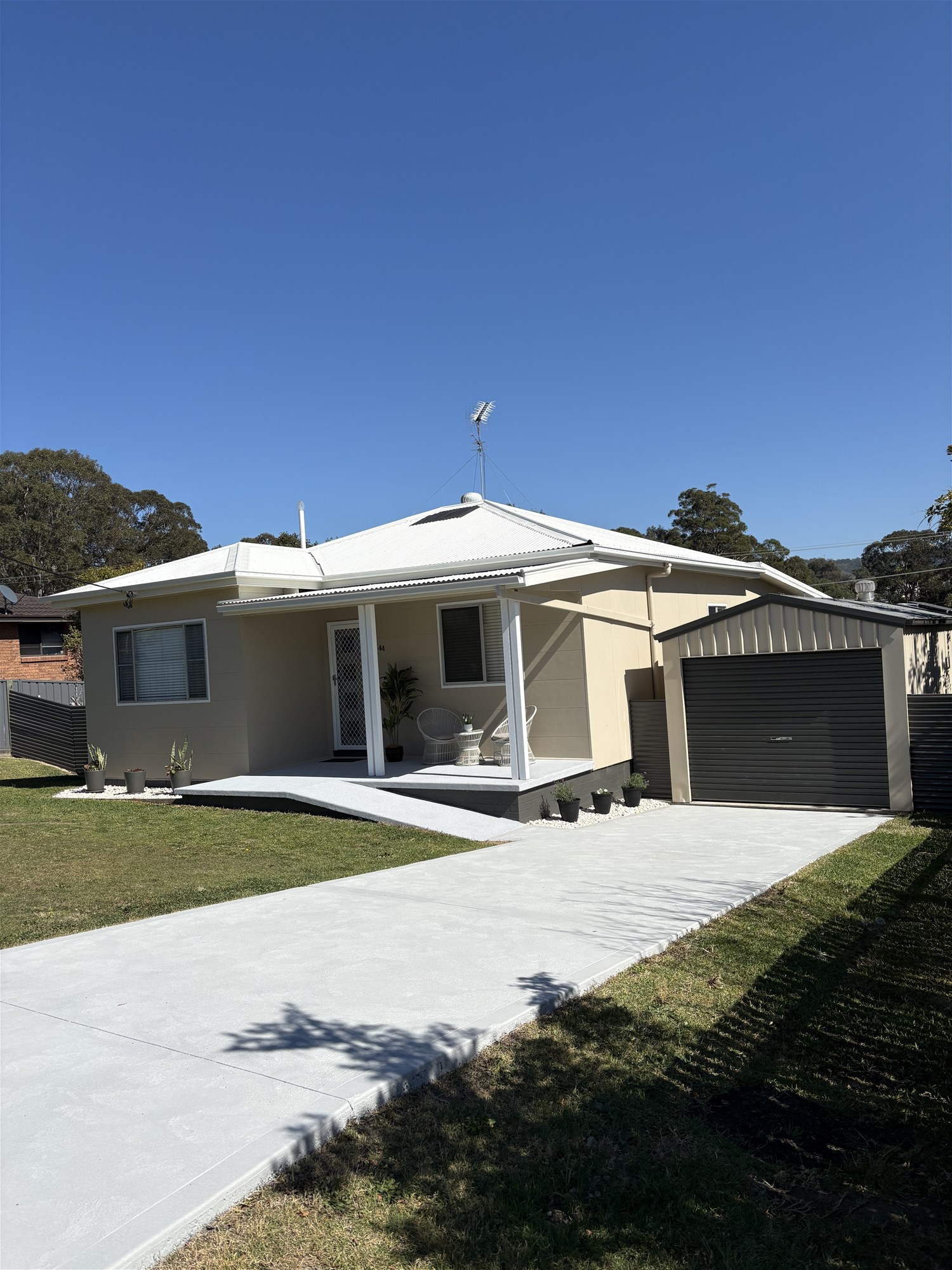 Modern well presented and spacious family home ready to move in and live, photo 2