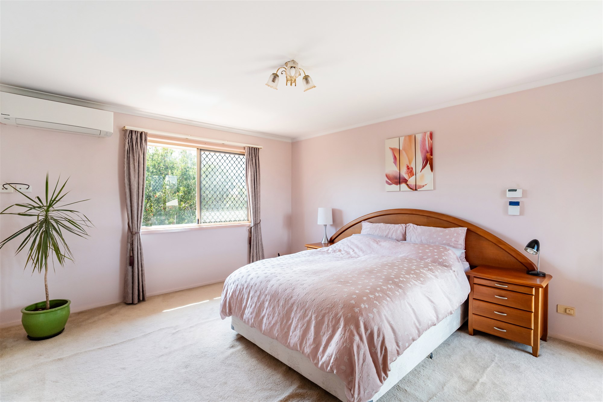 Large Family Home & Block in Calamvale 4116, photo 12