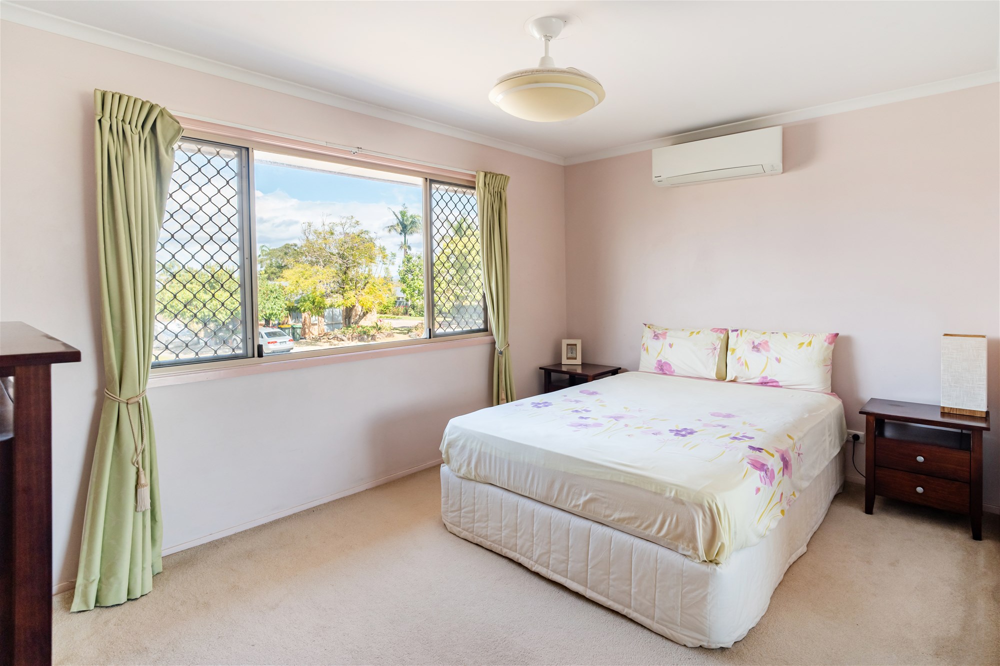Large Family Home & Block in Calamvale 4116, photo 15