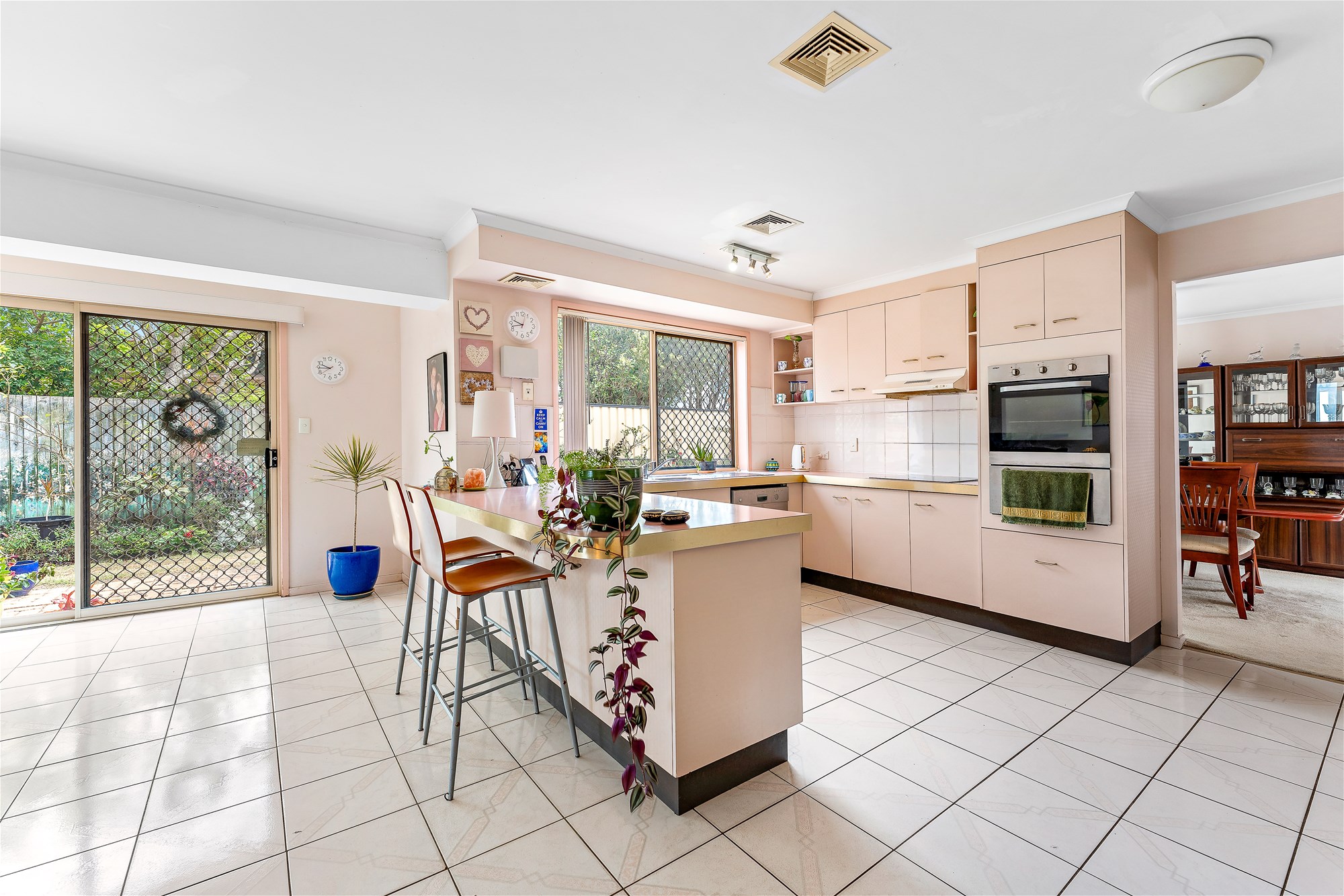 Large Family Home & Block in Calamvale 4116, photo 7