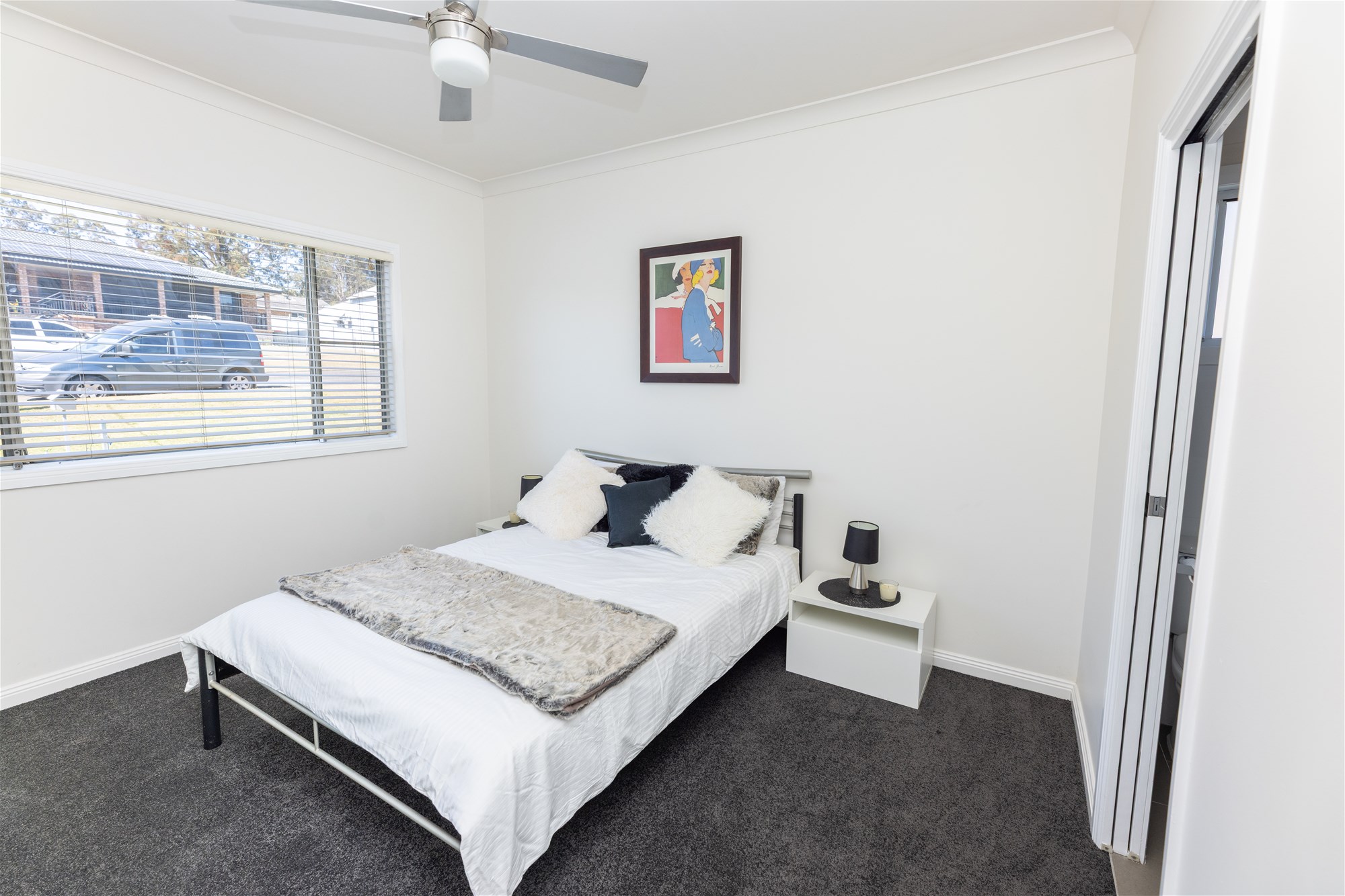 Modern well presented and spacious family home ready to move in and live, photo 4