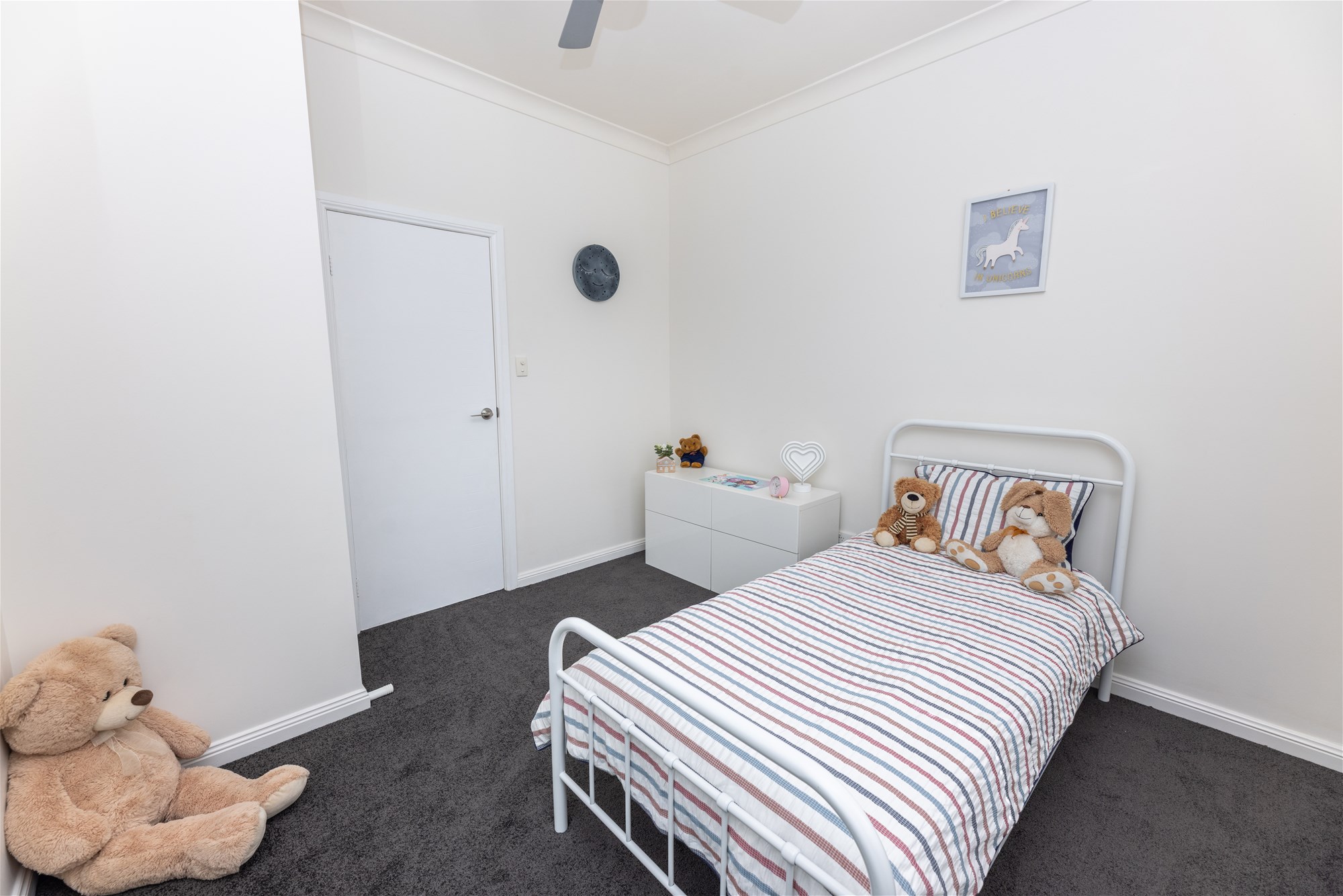 Modern well presented and spacious family home ready to move in and live, photo 10