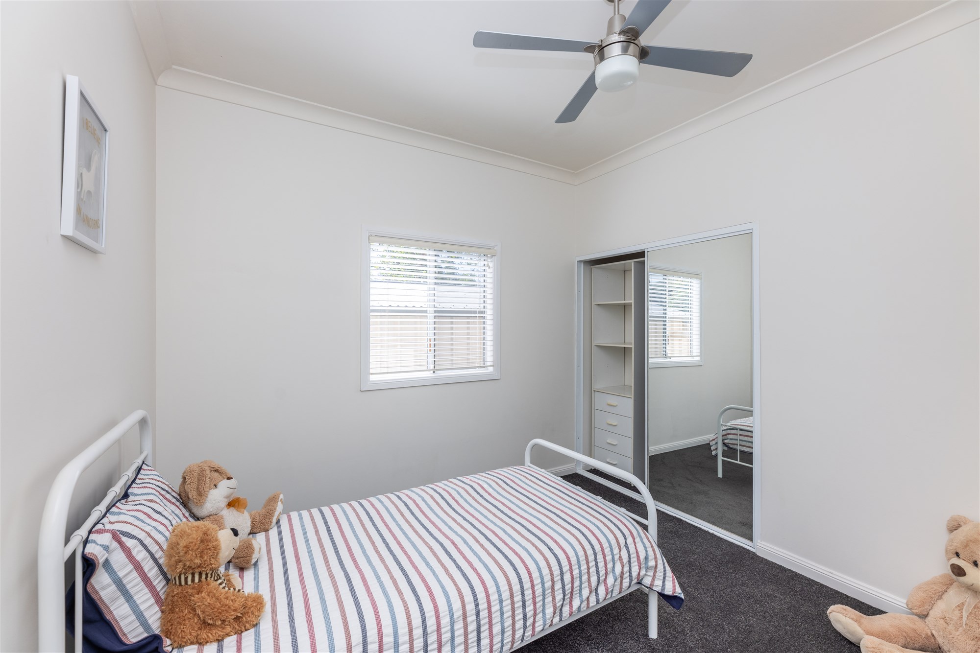 Modern well presented and spacious family home ready to move in and live, photo 12