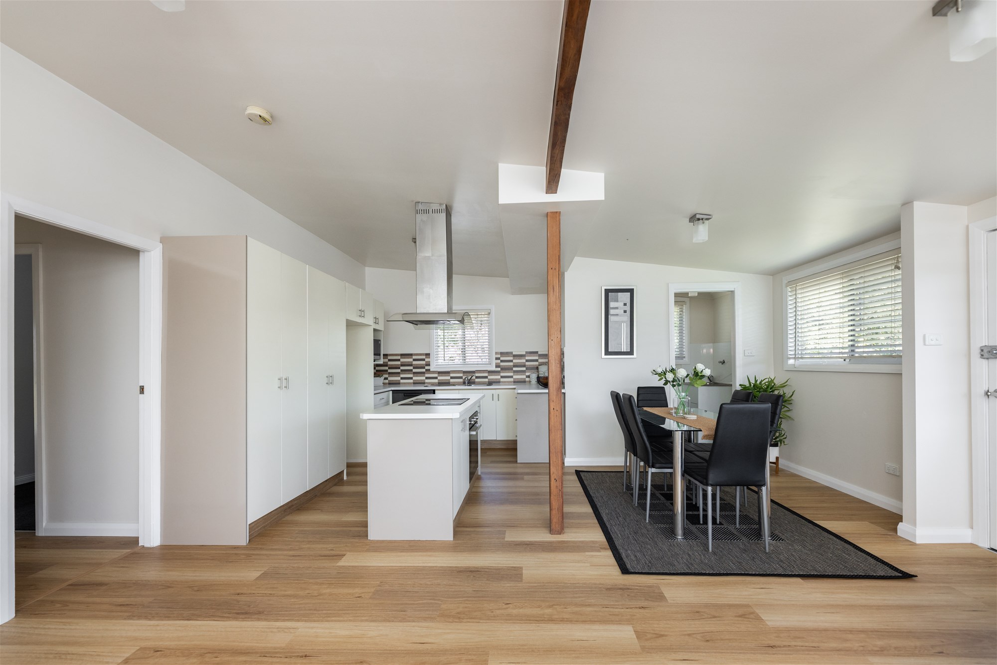 Modern well presented and spacious family home ready to move in and live, photo 19