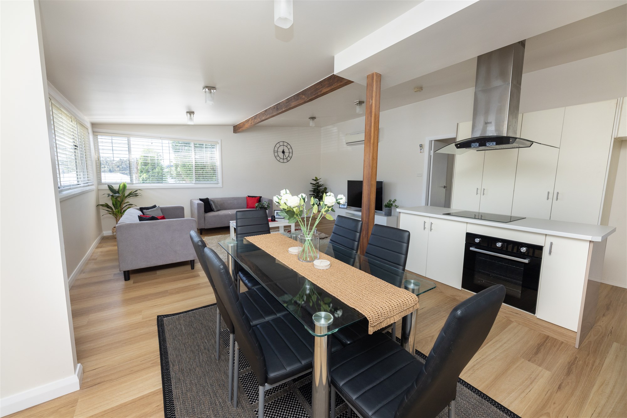 Modern well presented and spacious family home ready to move in and live, photo 23