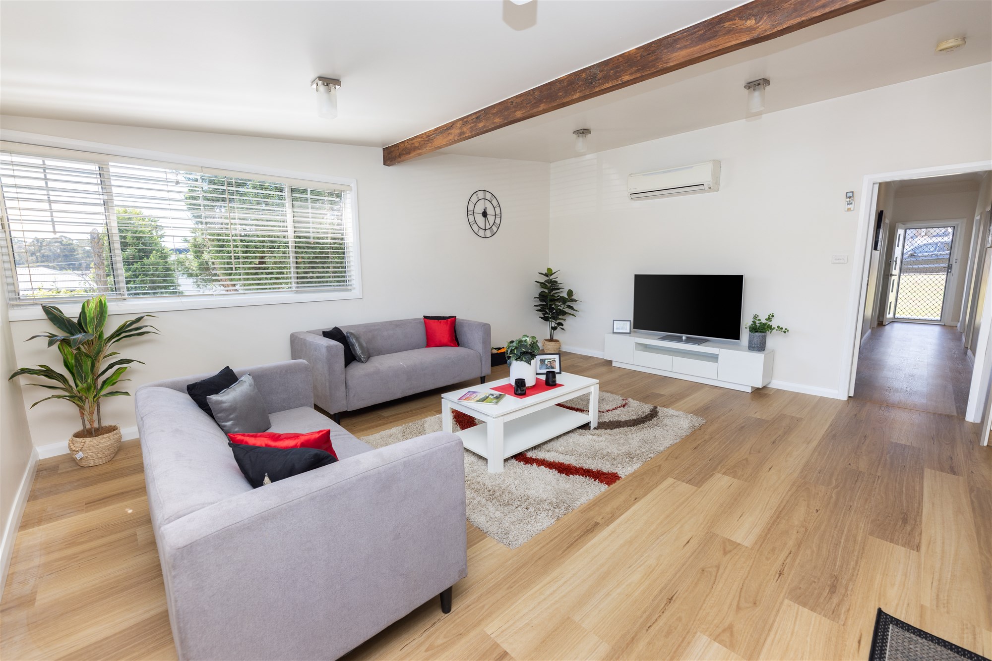 Modern well presented and spacious family home ready to move in and live, photo 25