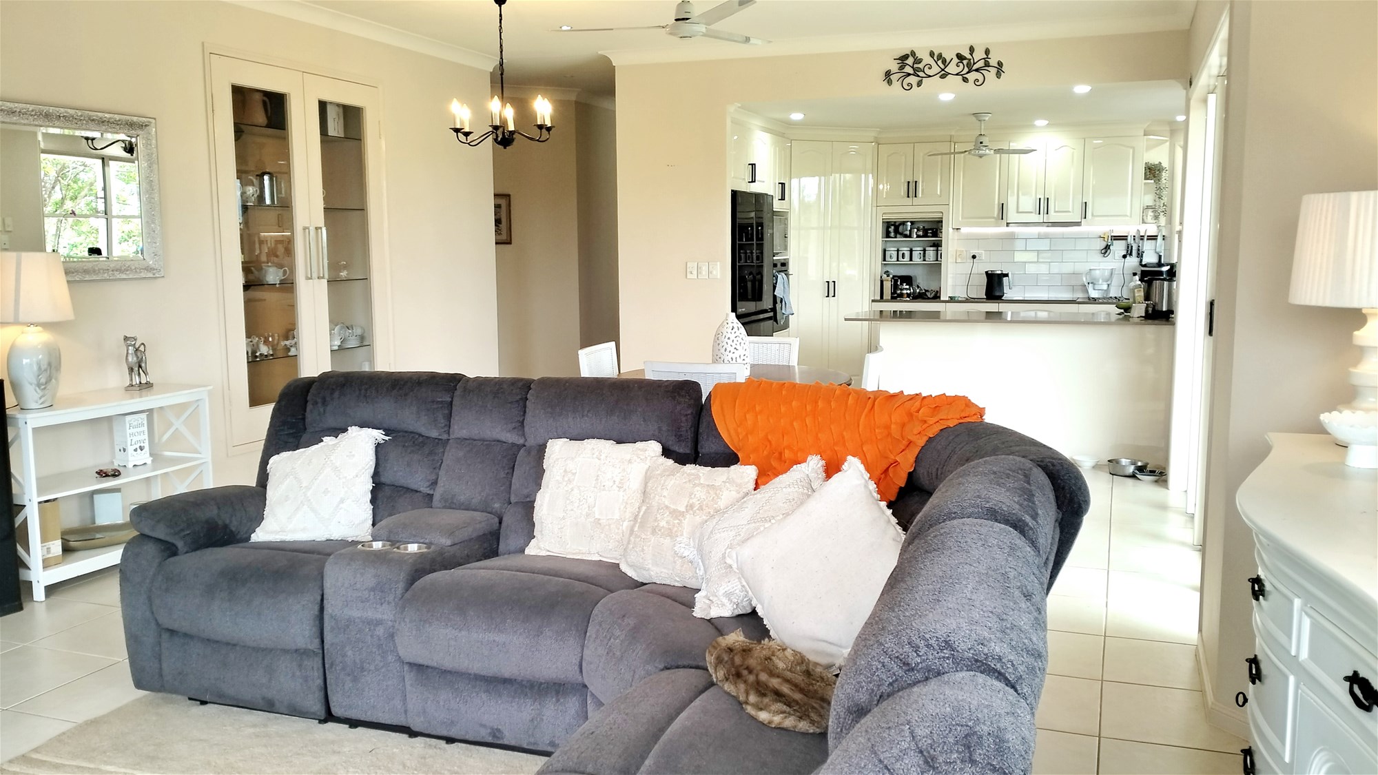 SPACIOUS 4/5 BED FAMILY HOME ON ACREAGE WITH STUNNING VIEWS, photo 7