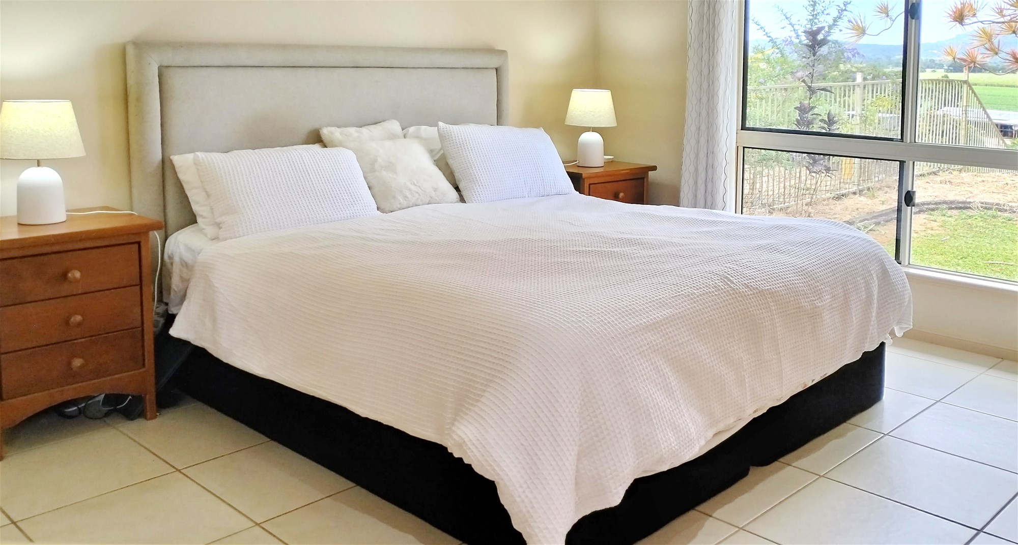 SPACIOUS 4/5 BED FAMILY HOME ON ACREAGE WITH STUNNING VIEWS, photo 12