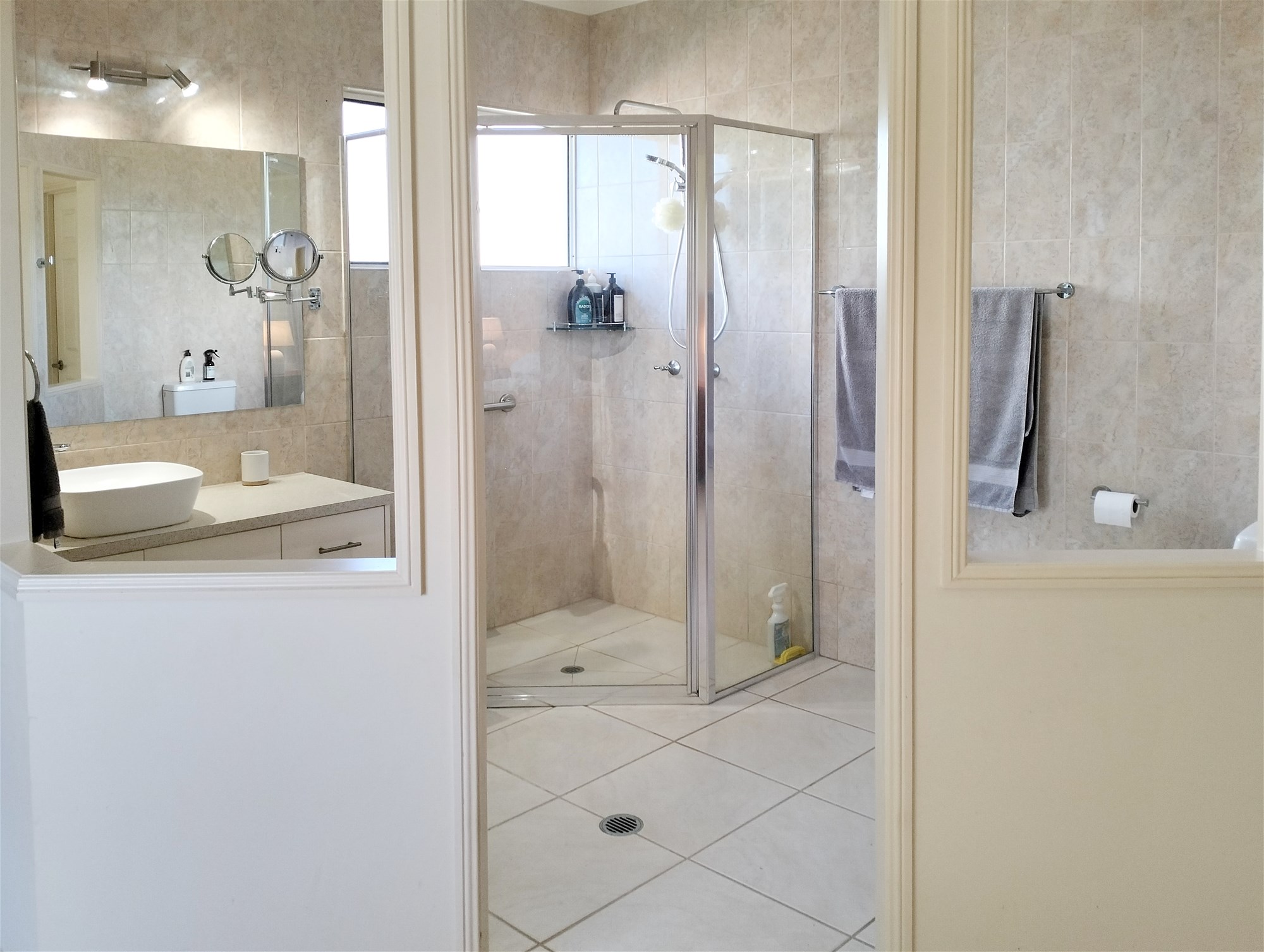 SPACIOUS 4/5 BED FAMILY HOME ON ACREAGE WITH STUNNING VIEWS, photo 14