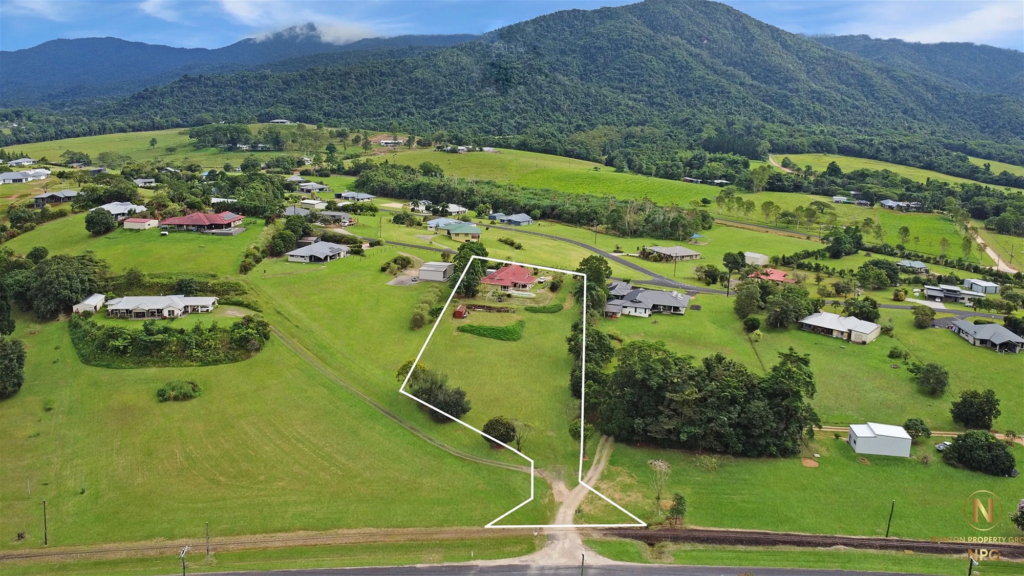 SPACIOUS 4/5 BED FAMILY HOME ON ACREAGE WITH STUNNING VIEWS, photo 27