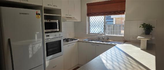 PERFECT HOME & INVESMENT OPPOSITE PARK!, photo 3