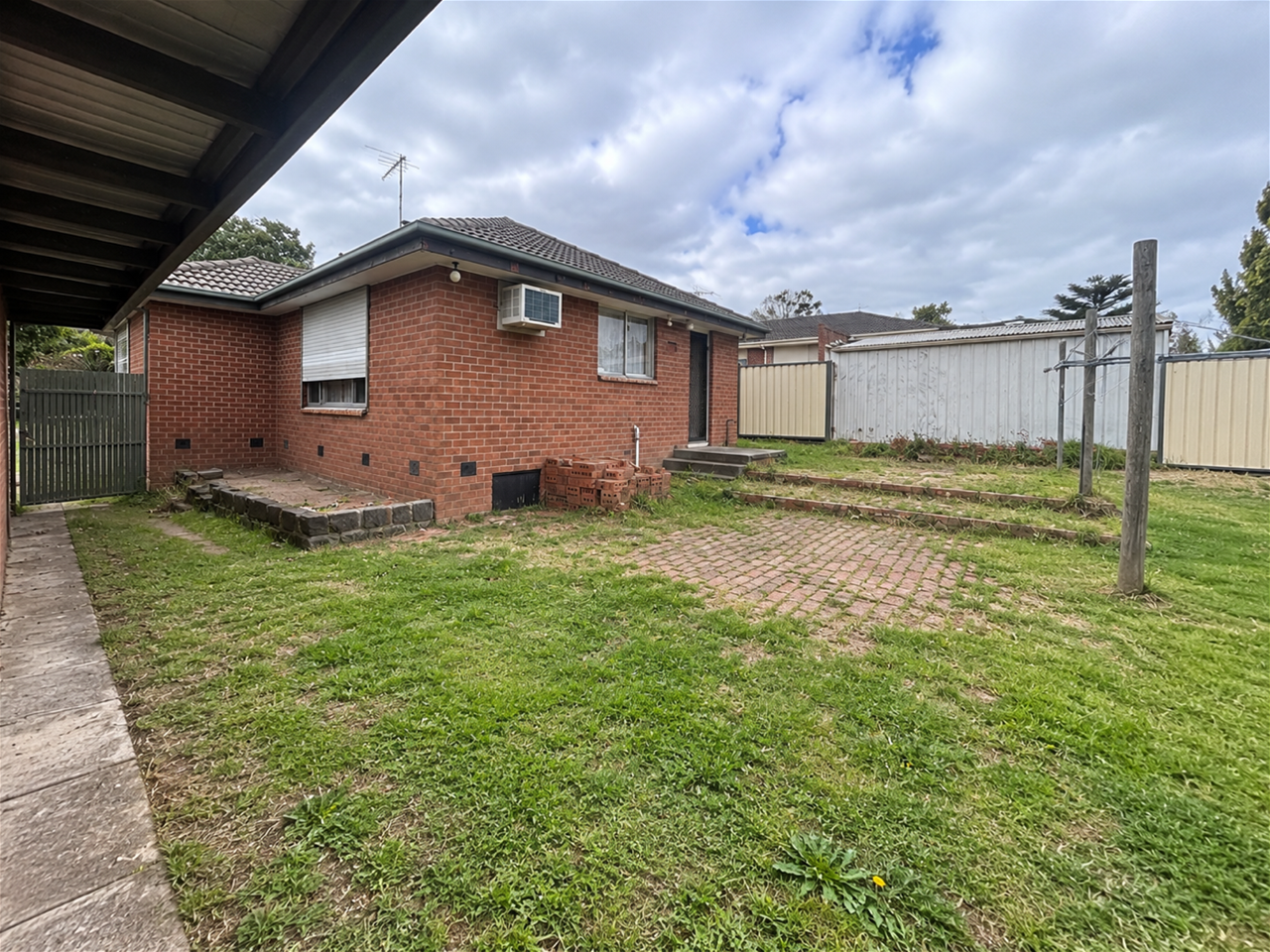 Renovators Delight or Family Home Offering Comfort and Practicality, photo 8