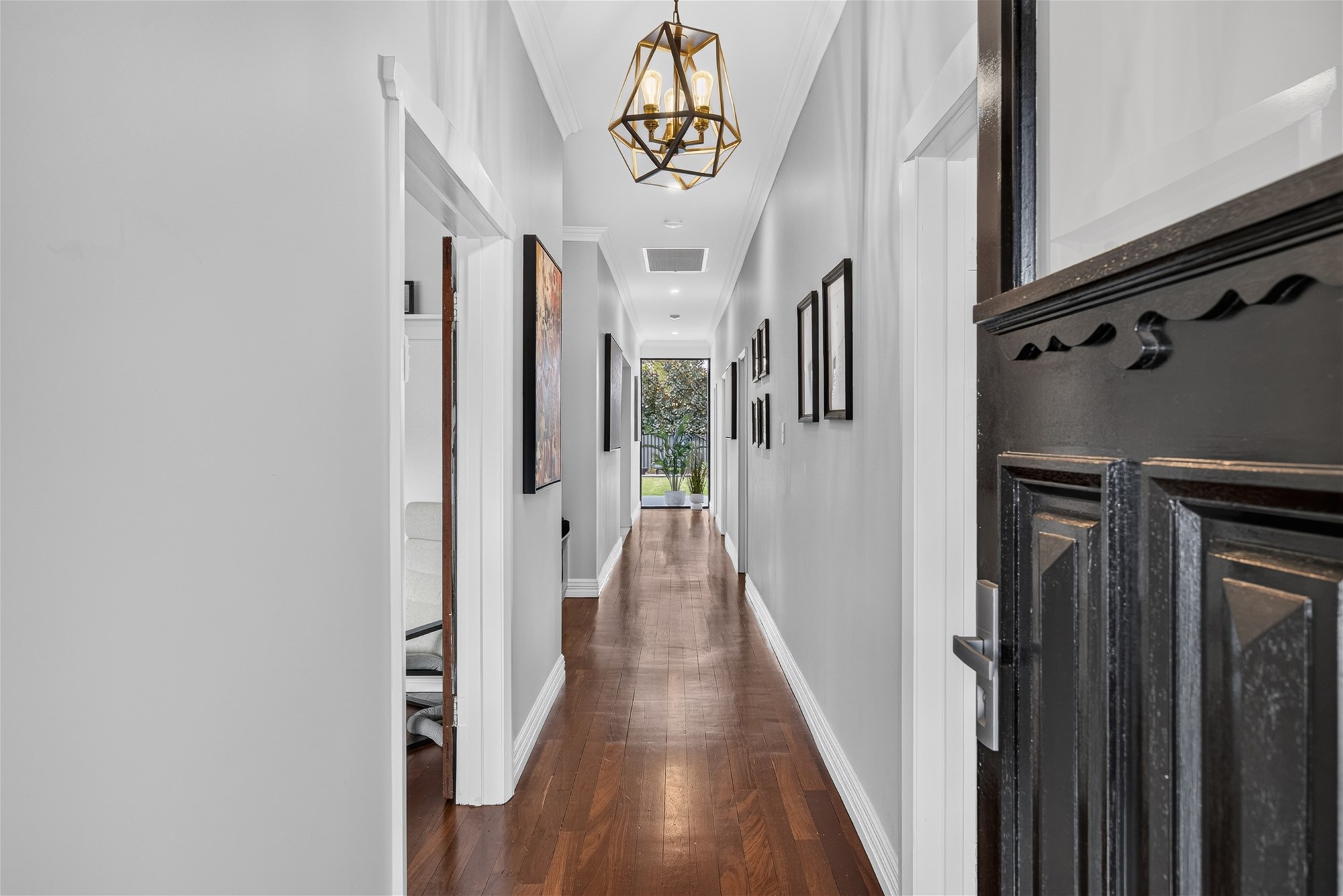 Grand Character, Contemporary Luxury & Endless Potential, photo 4
