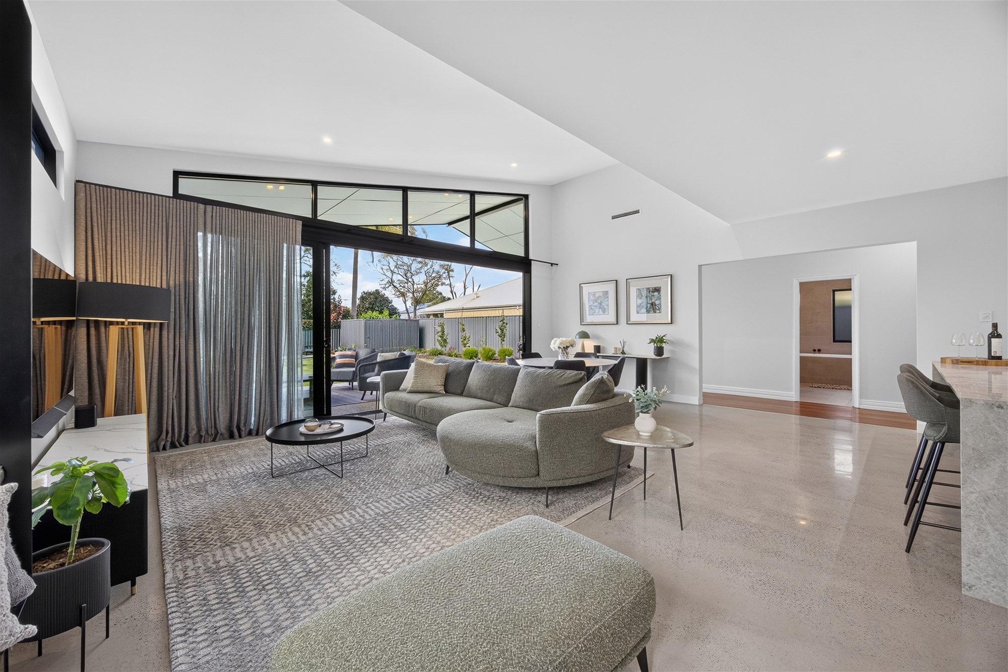 Grand Character, Contemporary Luxury & Endless Potential, photo 12