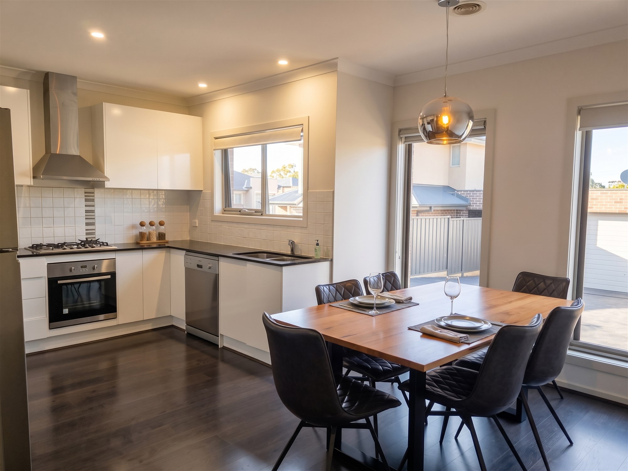 Prime Dingley Village Unit – Outstanding Investment, Lifestyle Opportunity or First Home., photo 4