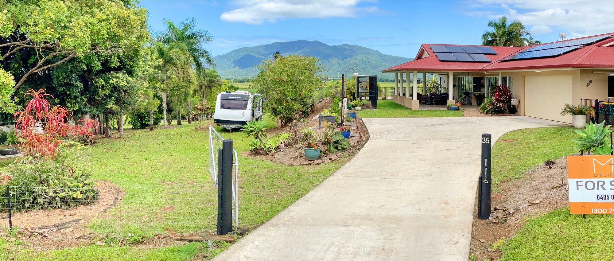 SPACIOUS 4/5 BED FAMILY HOME ON ACREAGE WITH STUNNING VIEWS, photo 2