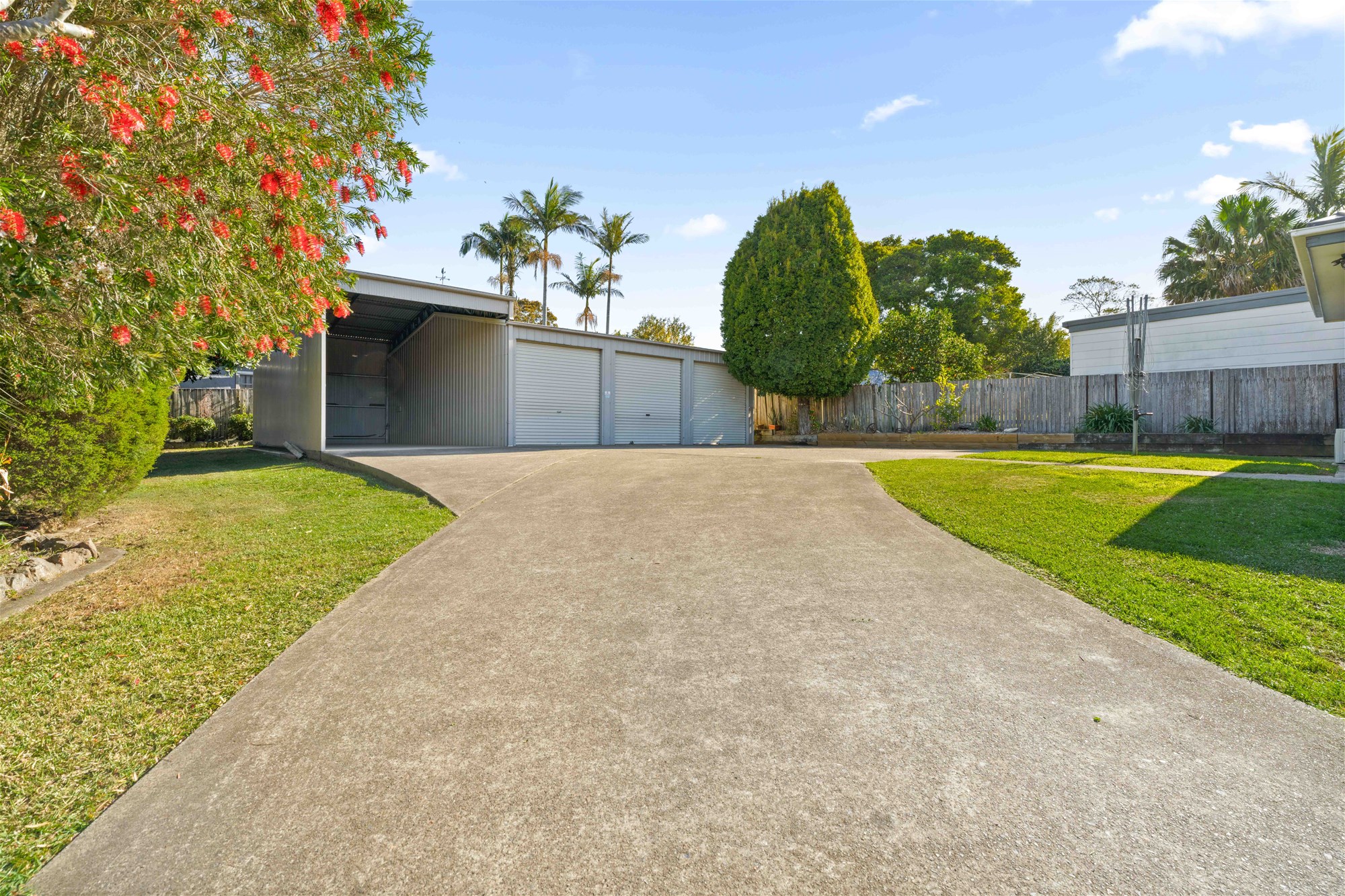 FULLY RENOVATED FAMILY LIVING WITH MASSIVE POWERED SHED, photo 21