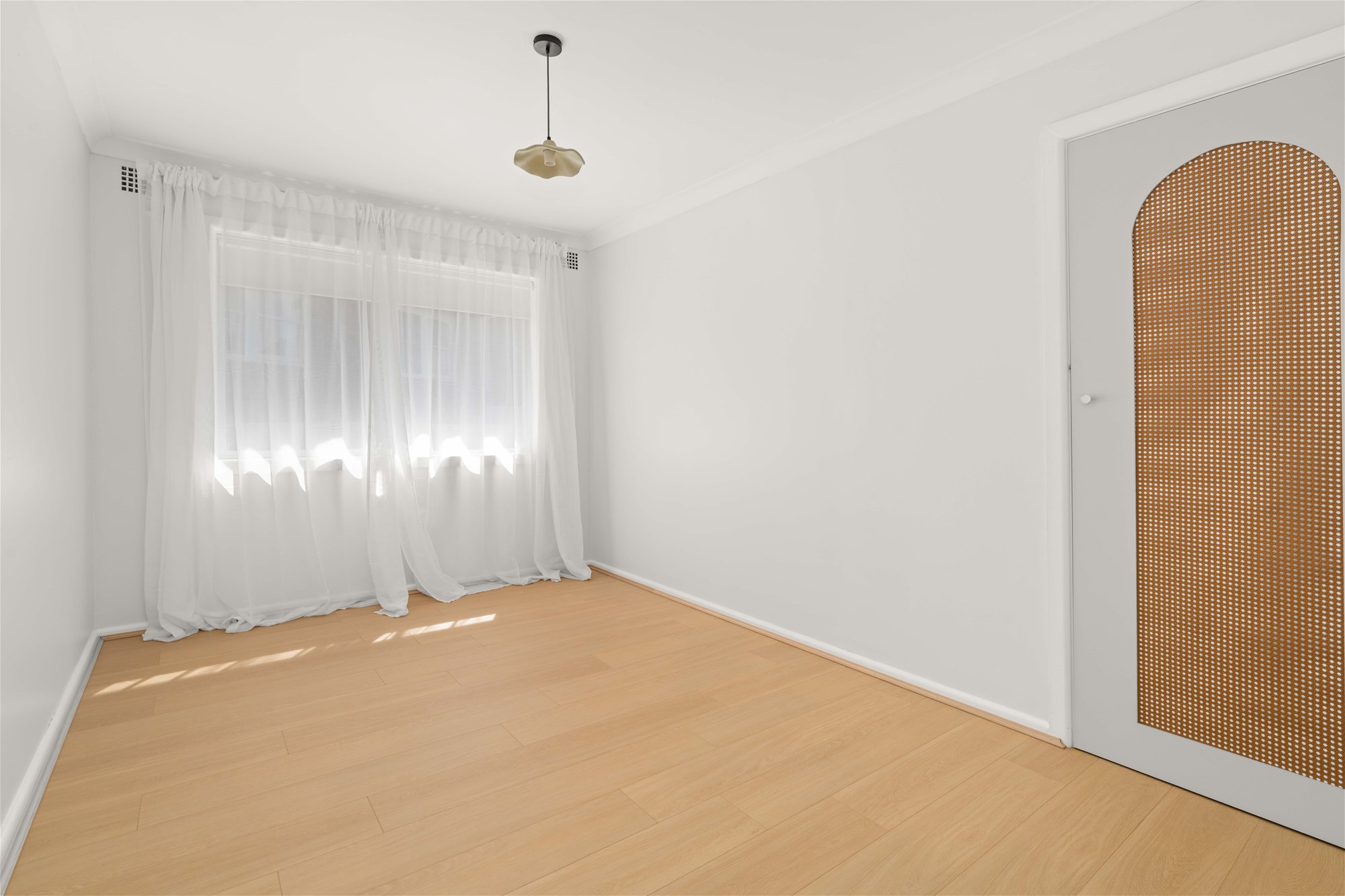 FULLY RENOVATED FAMILY LIVING WITH MASSIVE POWERED SHED, photo 15