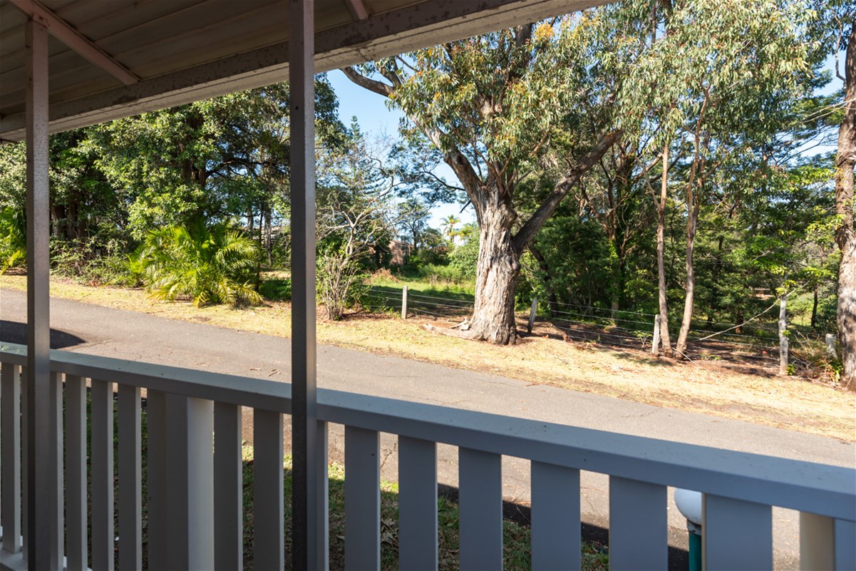 Freshly Renovated Home with Paddock Views, photo 3