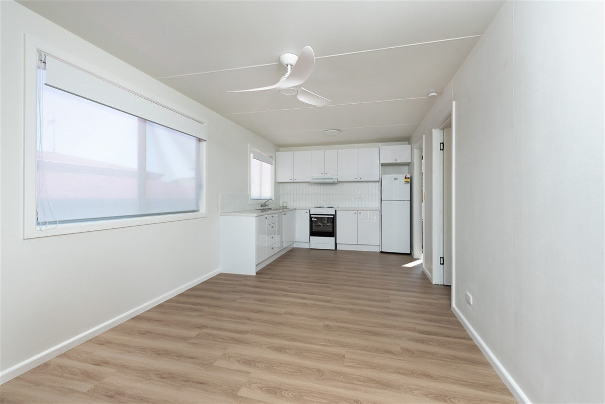 Freshly Renovated Home with Paddock Views, photo 4