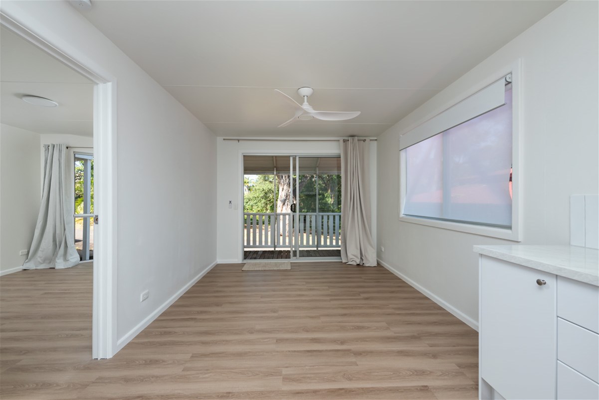 Freshly Renovated Home with Paddock Views, photo 6