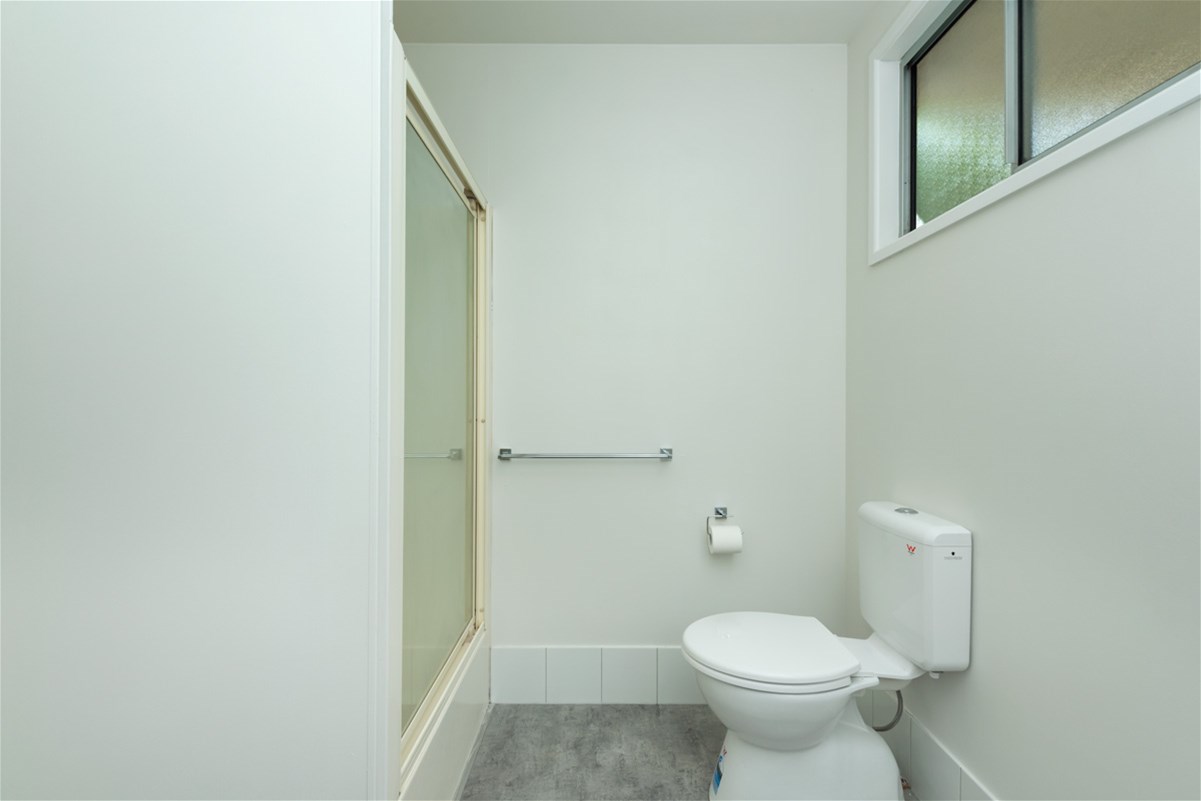 Freshly Renovated Home with Paddock Views, photo 10