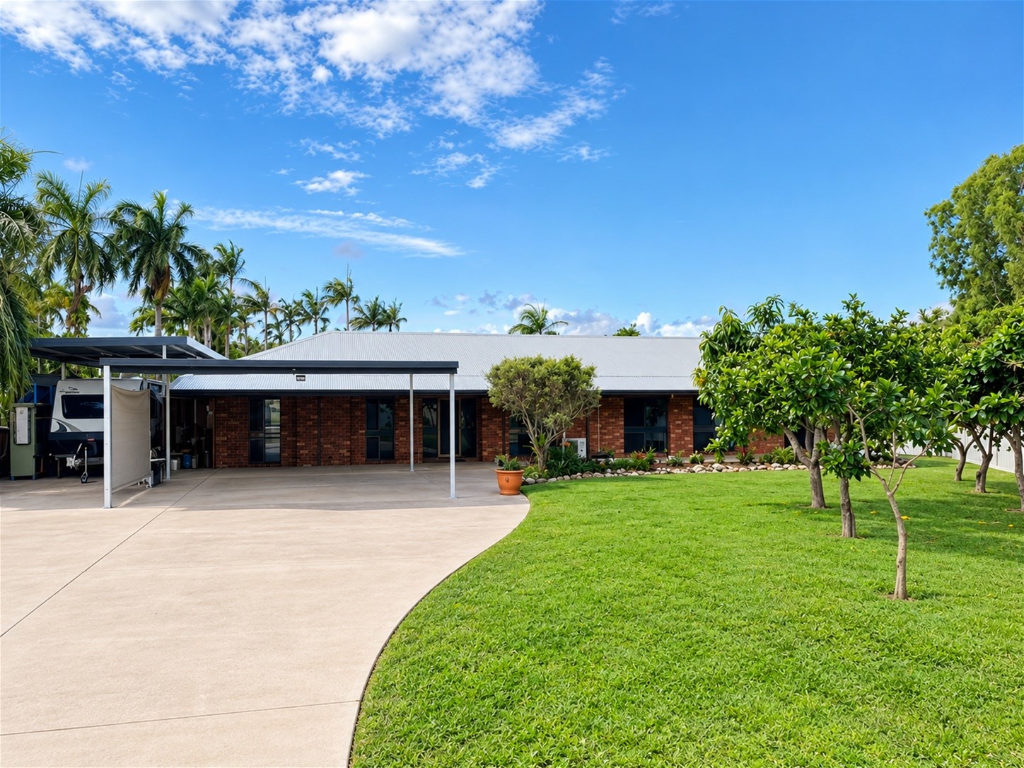 Rare 1,693m² Block in Annandale -Space, Privacy & Self-Sufficiency, photo 2