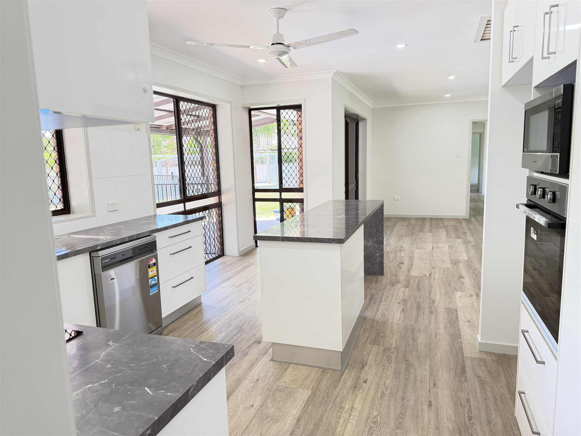 Rare 1,693m² Block in Annandale -Space, Privacy & Self-Sufficiency, photo 3