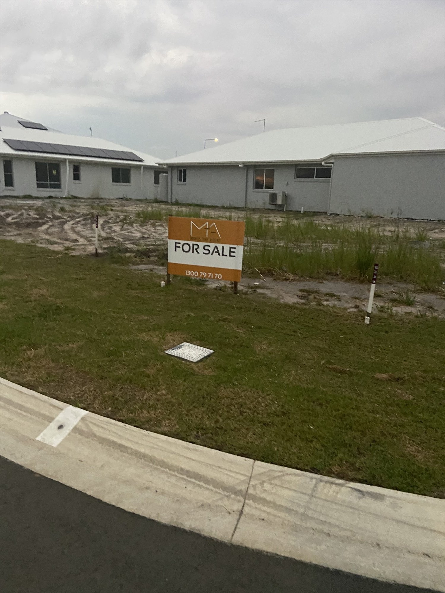 Generous 456m2 lot for sale 4