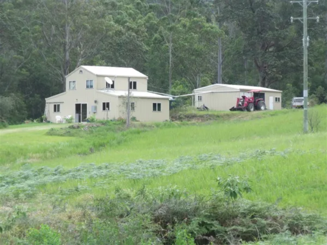Northern rivers flood free land 7