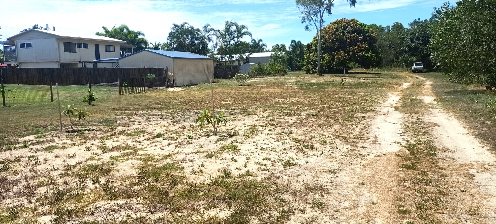 BEACHSIDE BLOCK IN TULLY HEADS 10