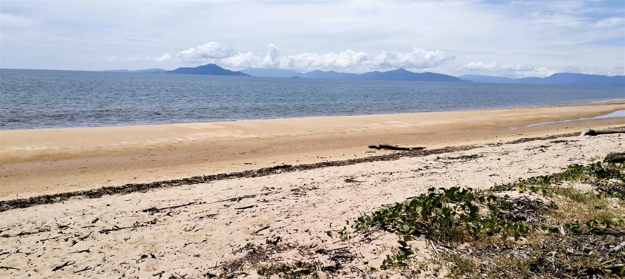 BEACHSIDE BLOCK IN TULLY HEADS 14