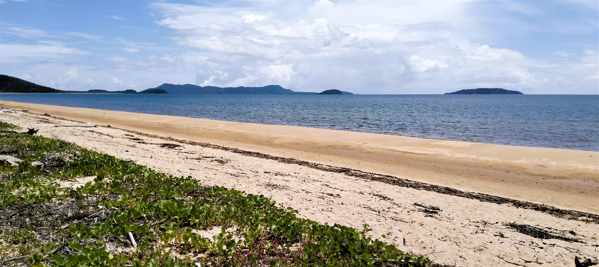 BEACHSIDE BLOCK IN TULLY HEADS 15
