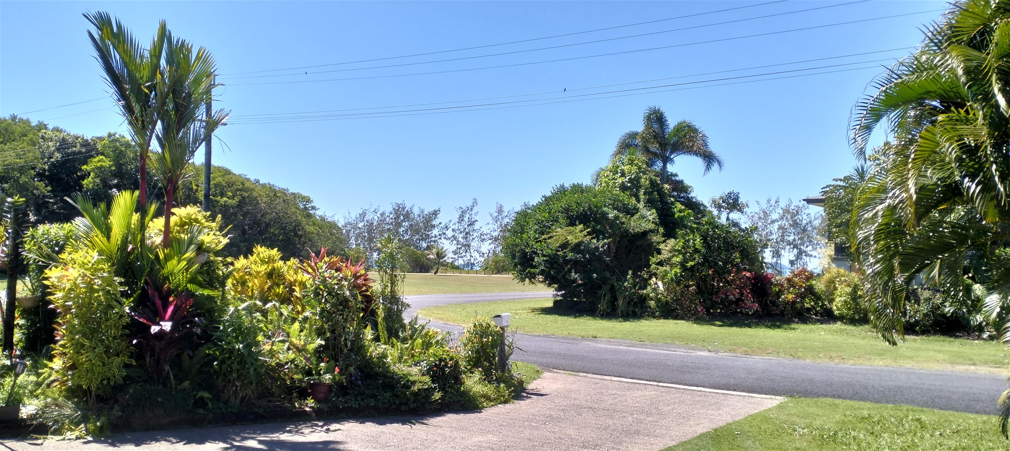 BEACHSIDE BLOCK IN TULLY HEADS 8