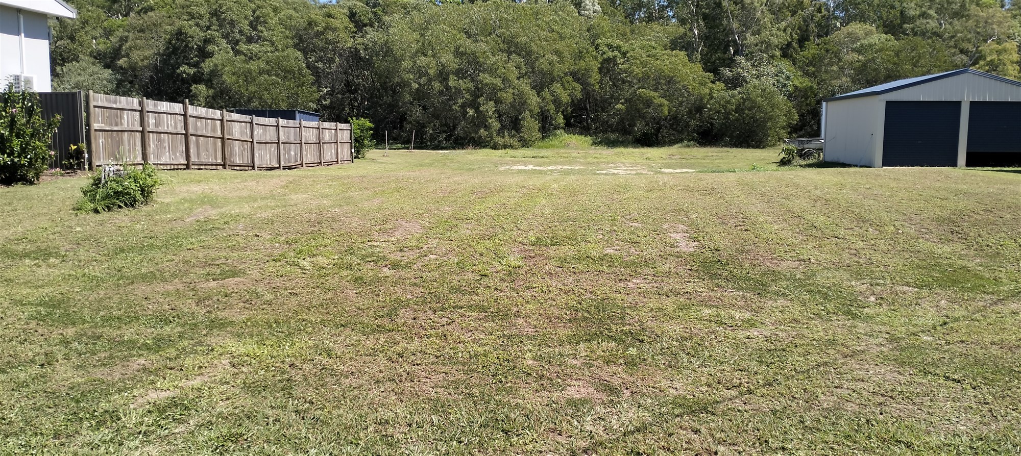 BEACHSIDE BLOCK IN TULLY HEADS 5