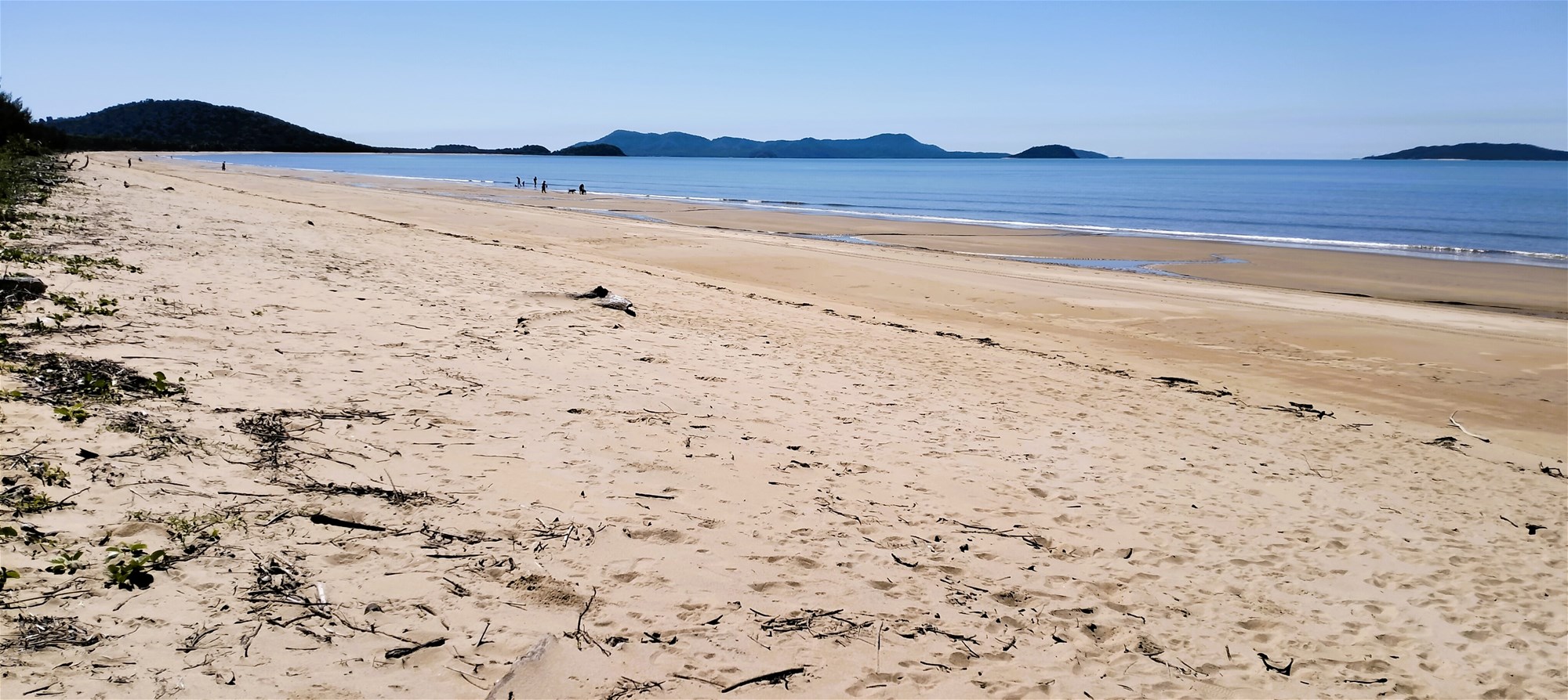 BEACHSIDE BLOCK IN TULLY HEADS 16