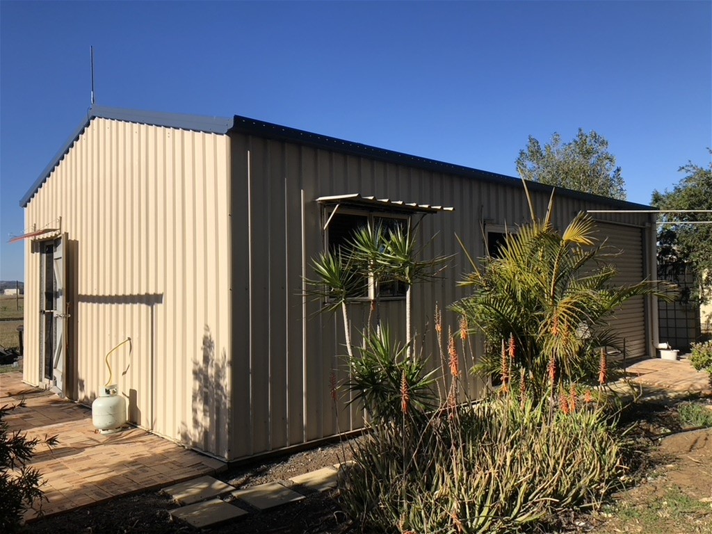 Off-grid property, situated on 3.68 28